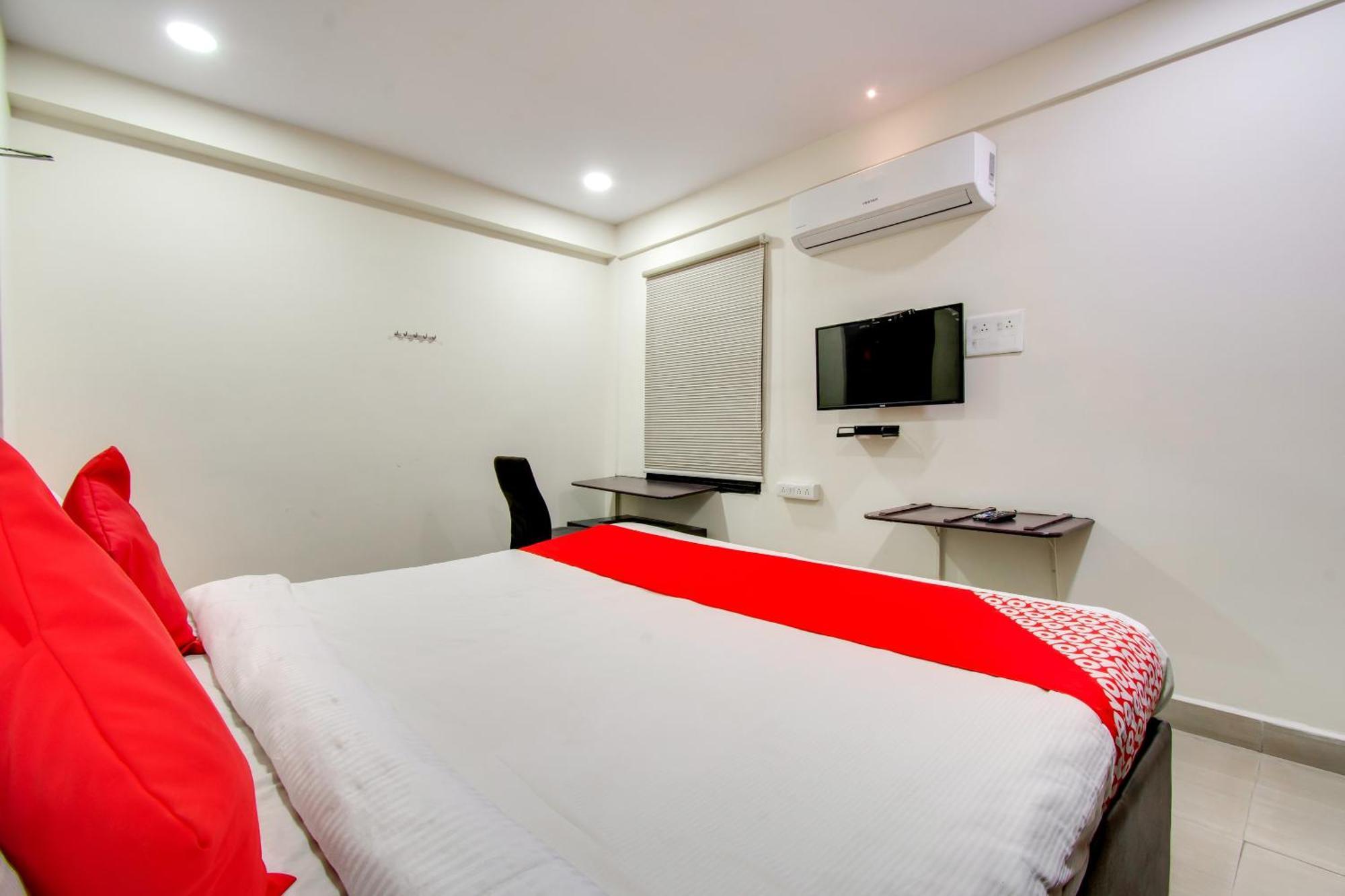 Oyo Akshaya Inn Виджаявада Экстерьер фото