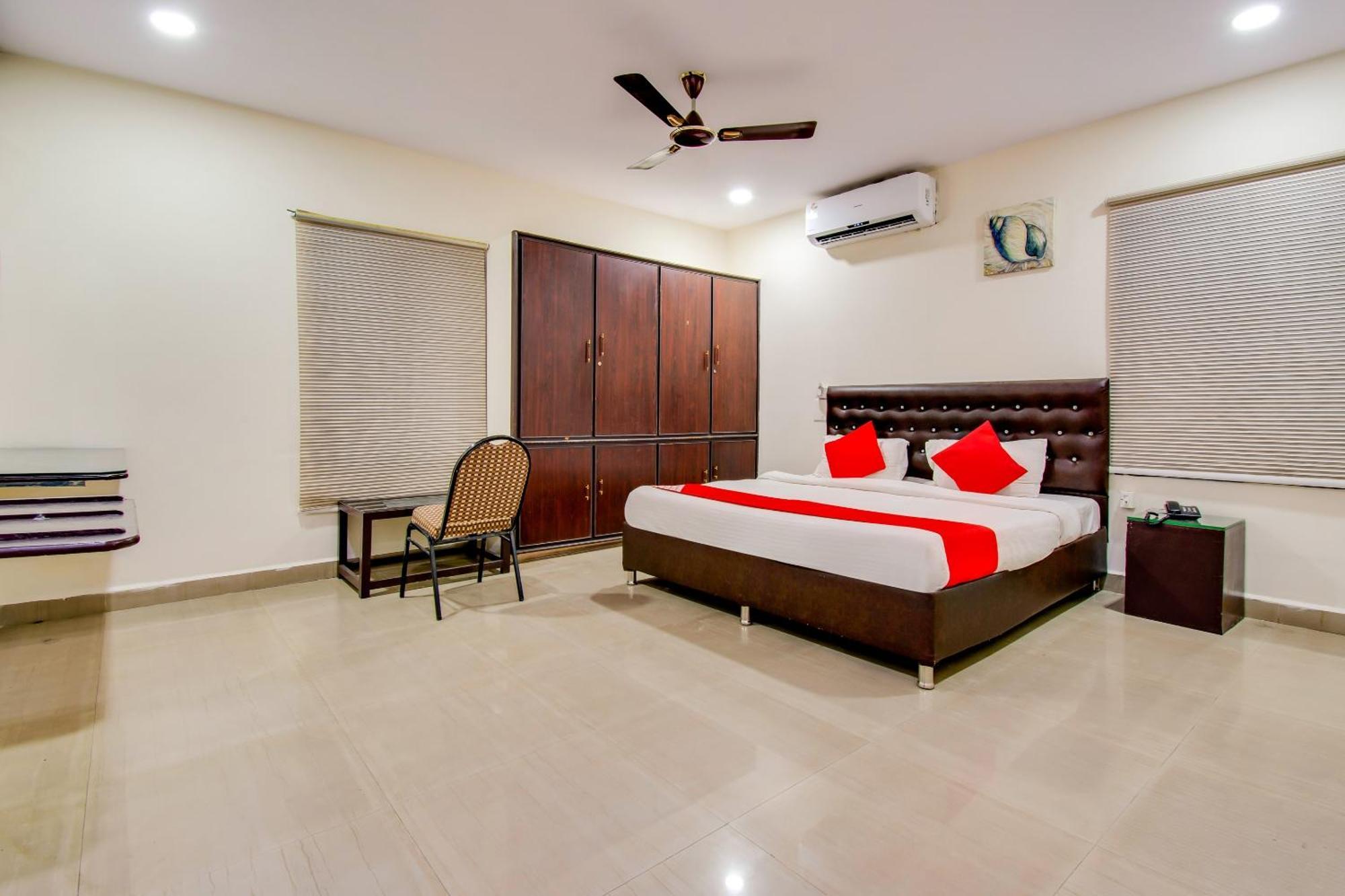 Oyo Akshaya Inn Виджаявада Экстерьер фото